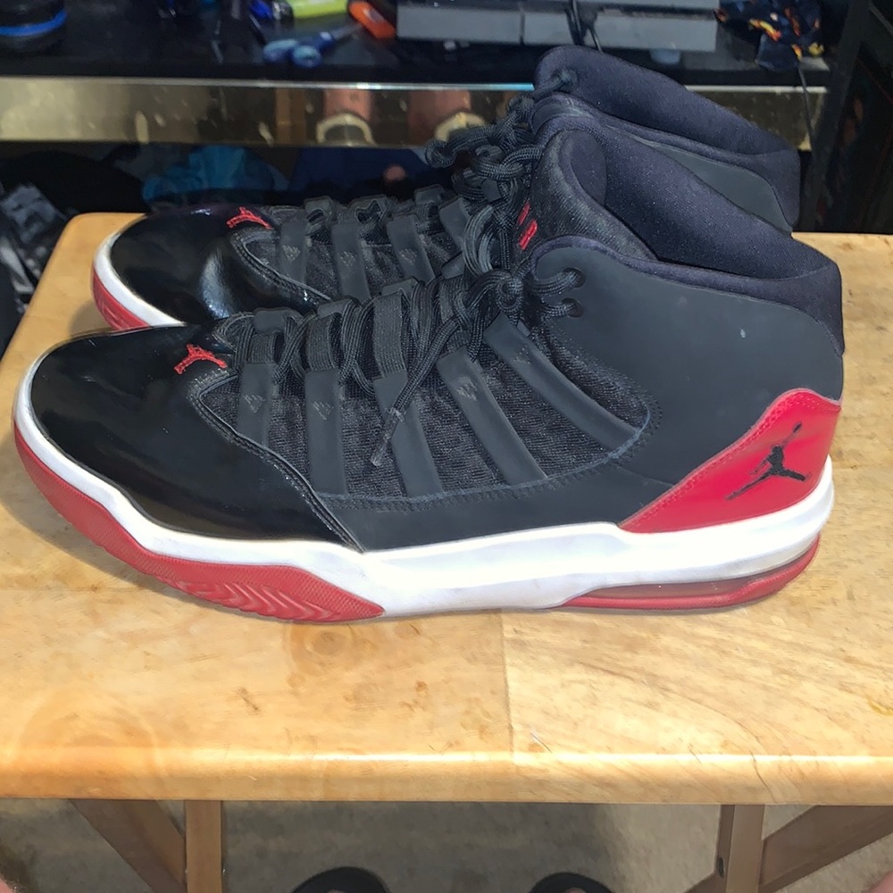 Jordan Max Aura Black Size 11